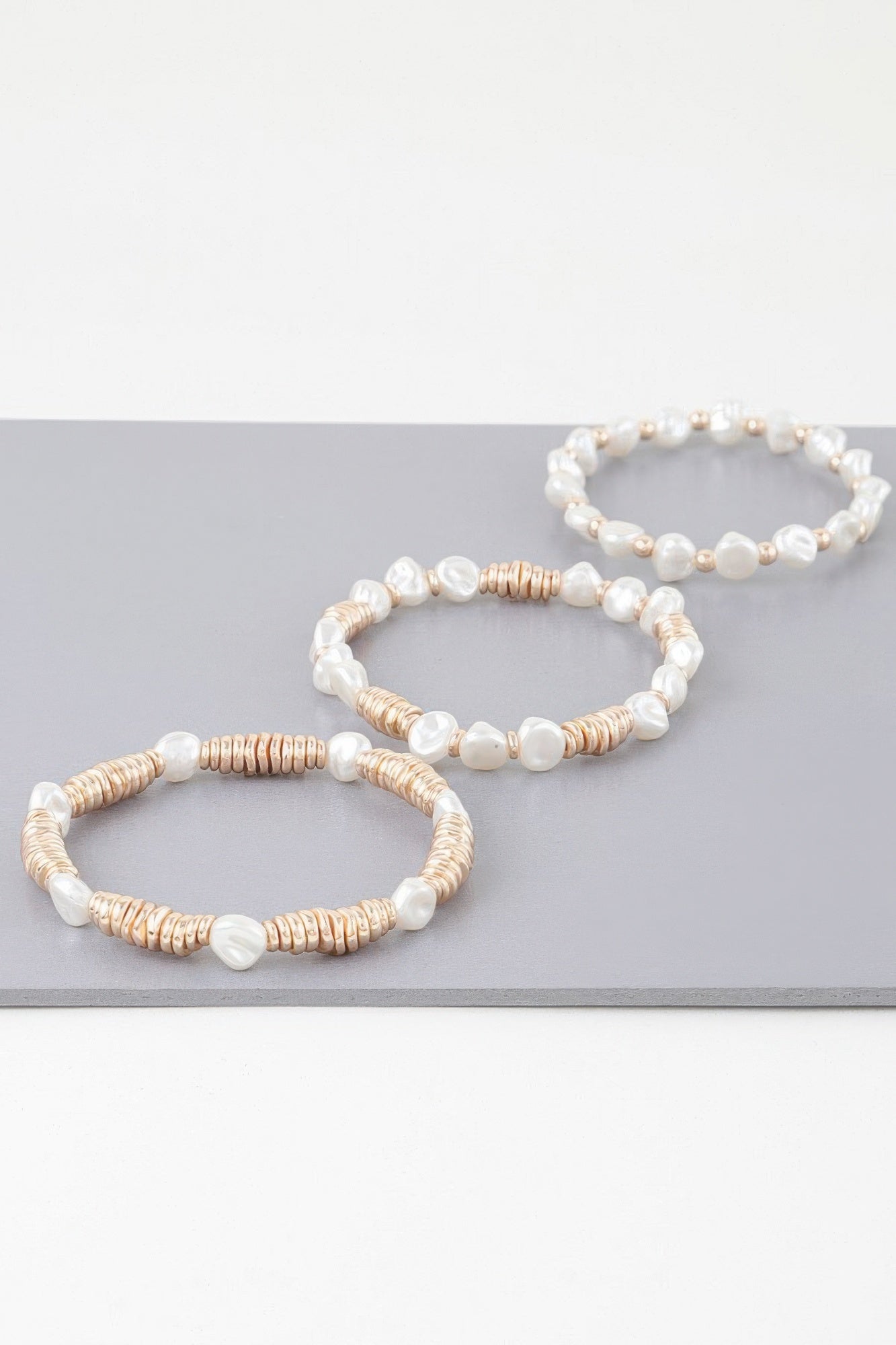 Multi Stone N Disc Bracelet - Vestidora's