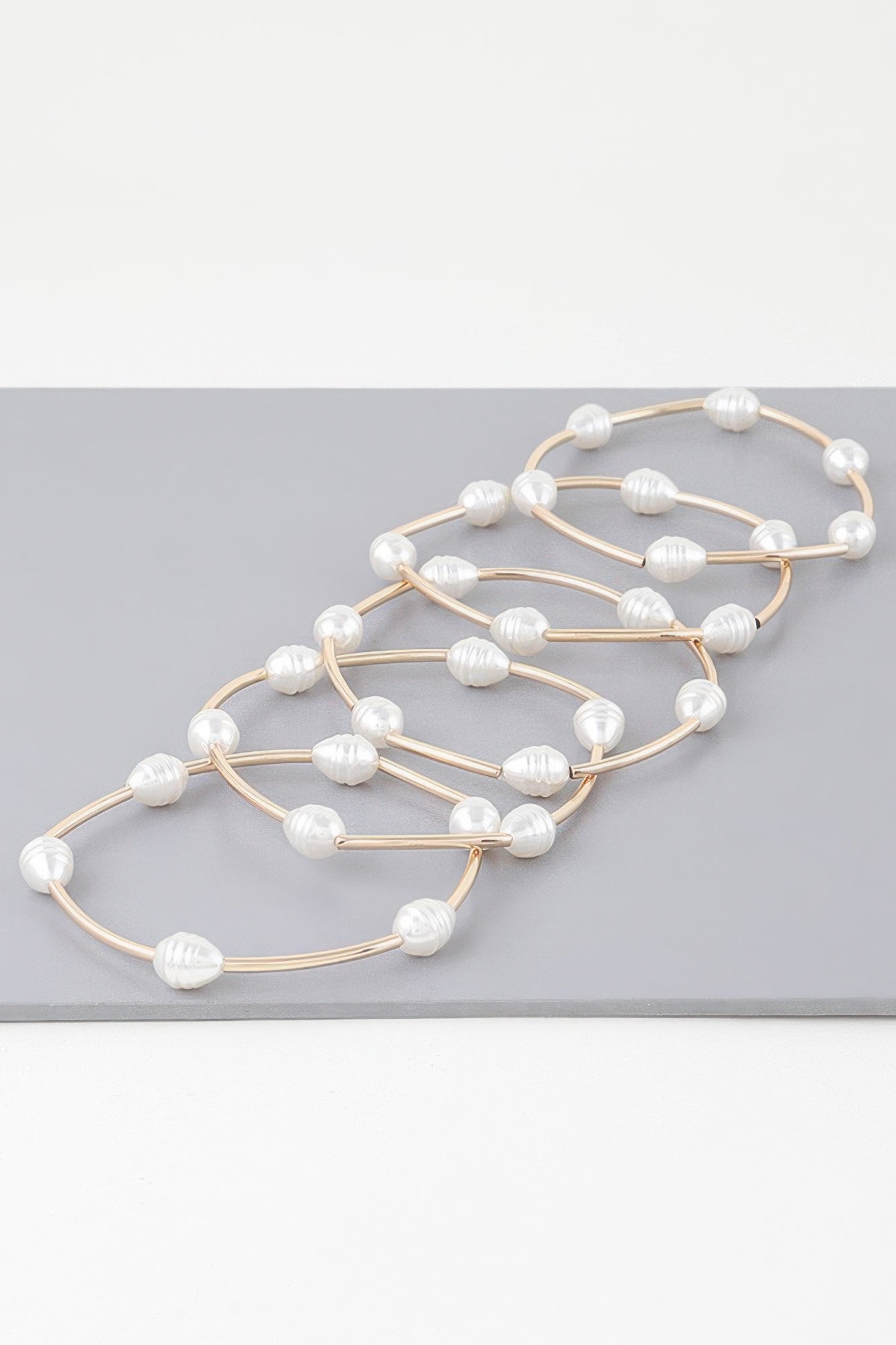 Multi Pearl Shell Tube Bracelet - Vestidora's